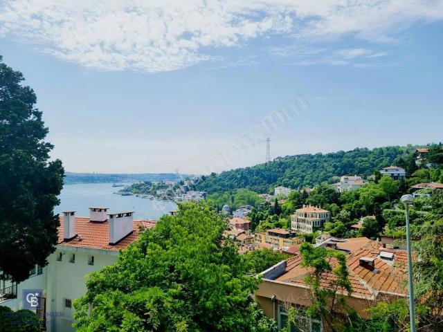 Bebek Erguvan Sokakta Boğaz Manzaralı Müstakil Satılık Villa