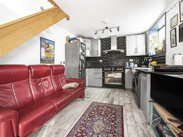 Bective Road, Forest Gate, London E7, 1 bed detached house to rent, £1,700 pcm | PrimeLocation
