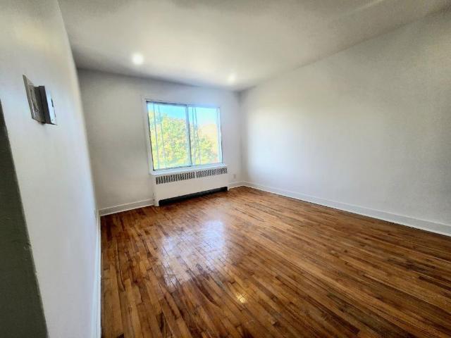 Because You Deserve Renovated 4 1/2 TOP FLOOR, Ville Emard, Monk