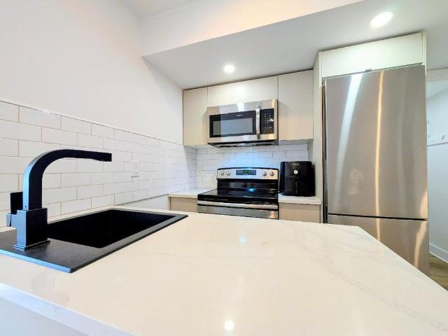 Because You Deserve the Best of Plateau & Rosemont, Studio Metro Rosemont