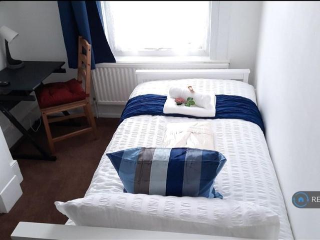 Beck Road, London, E8 1 bed in a house share to rent £840 pcm £194 pw