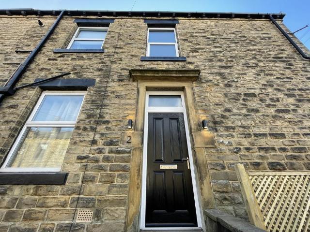 Beckbury Street, Farsley 2 bed apartment to rent £925 pcm £213 pw