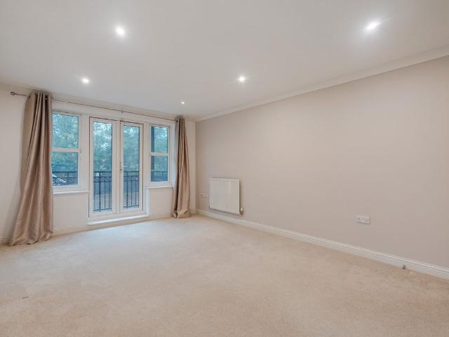 Beckenham Grove, Bromley BR2, 2 bed flat to rent, £1,850 pcm | PrimeLocation