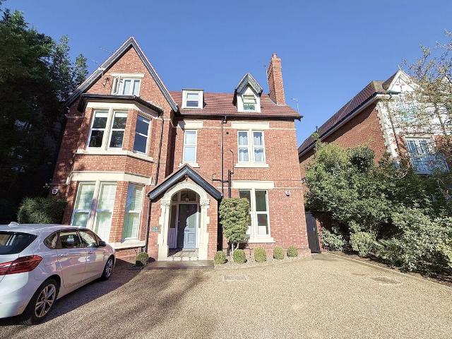 Beckenham Grove, Bromley BR2, 2 bed flat to rent, £2,300 pcm | PrimeLocation