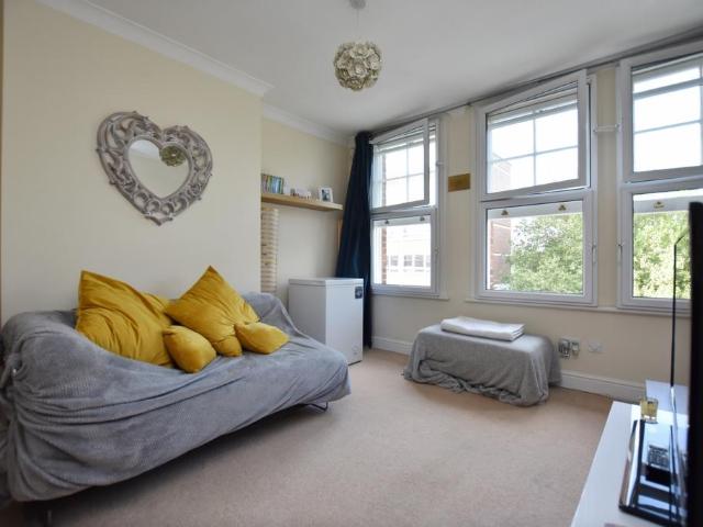 Beckenham Road Beckenham BR3 1 bed flat to rent £1,250 pcm £288 pw