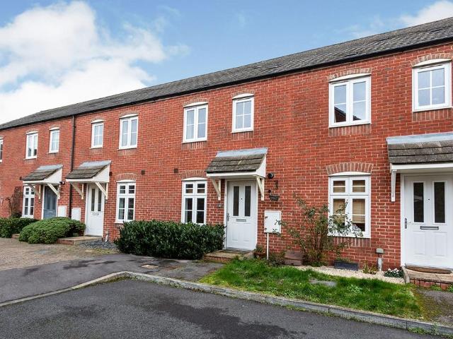 Beckett Gardens, Tadley RG26 2 bed terraced house to rent £1,350 pcm £312 pw