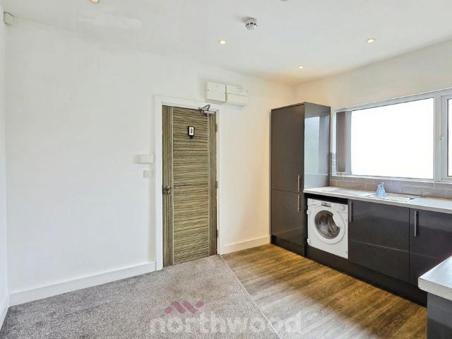 Beckett Road, Wheatley, Doncaster DN2, 2 bed flat to rent, £685 pcm | PrimeLocation