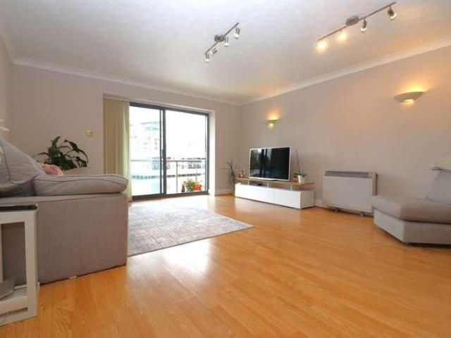 Becketts Place, KT1