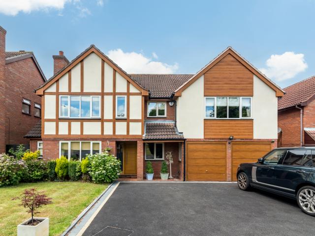Becket Close, Sutton Coldfield, B74 4XP Century 21 United Kingdom