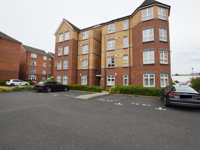 Beckets View, Bedford Road, Northampton 2 bed flat to rent £1,125 pcm £260 pw