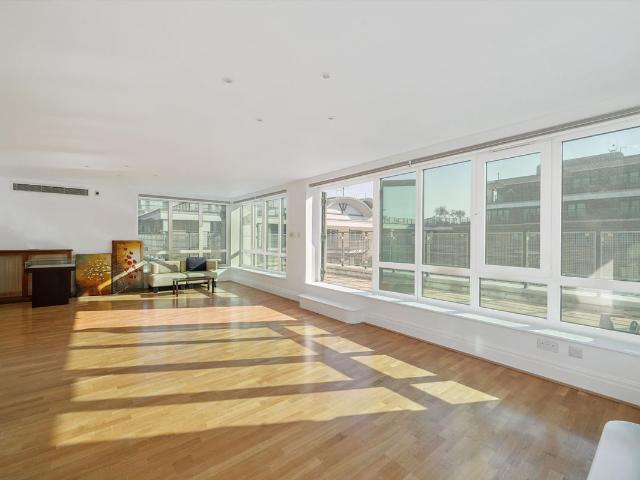 Beckford Close, Warwick Road, London W14, 3 bed flat to rent, £7,800 pcm | PrimeLocation