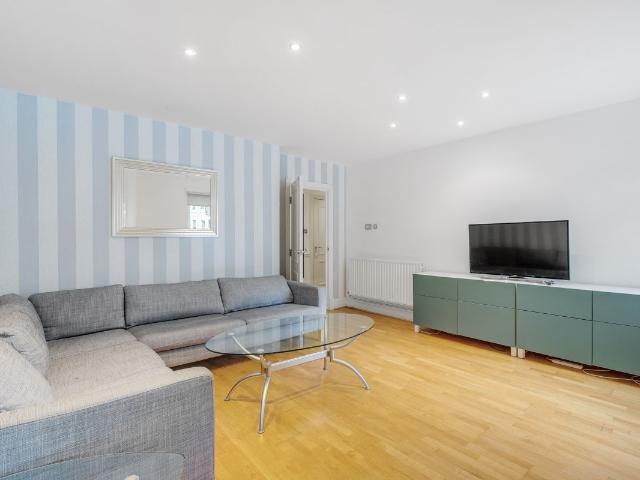Beckford Close, Warwick Road, London W14, 3 bed flat to rent, £5,000 pcm | PrimeLocation