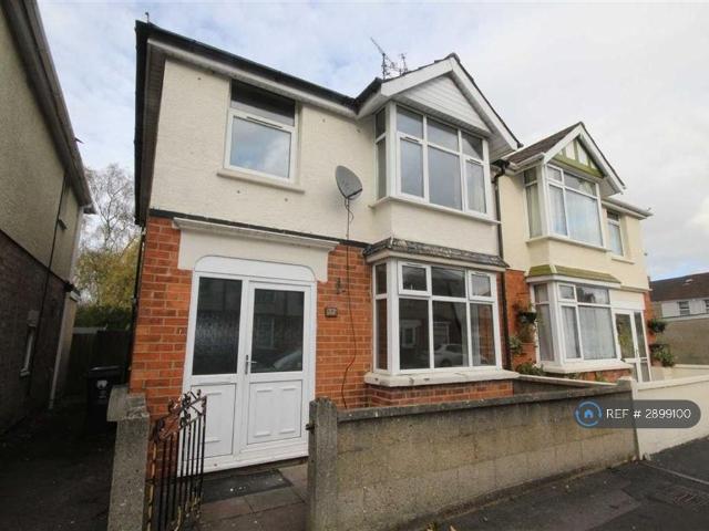 Beckhampton Street, Swindon, SN1 3 bed semi detached house to rent £1,300 pcm £300 pw