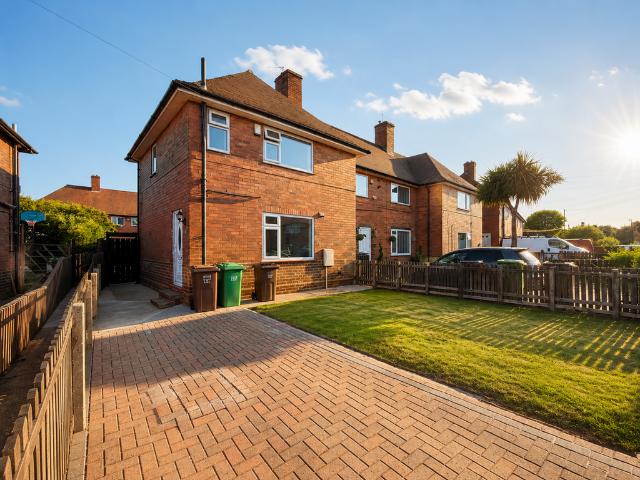 Beckley Road, Nottingham NG8 3 bed end of terrace house to rent £1,200 pcm £277 pw