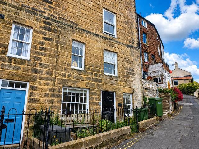 Beckside, Staithes 2 bed terraced house to rent £875 pcm £202 pw