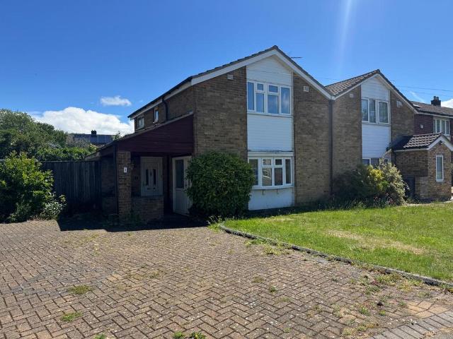 Bedwell Crescent, Stevenage SG1 3 bed semi detached house to rent £1,895 pcm £437 pw