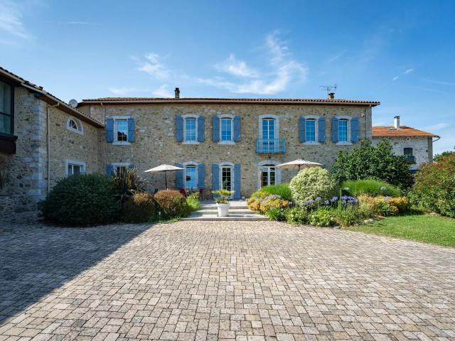 Bed and breakfast de luxe La Maison du Bonheur à vendre à Ausson, en Haute Garonne, France