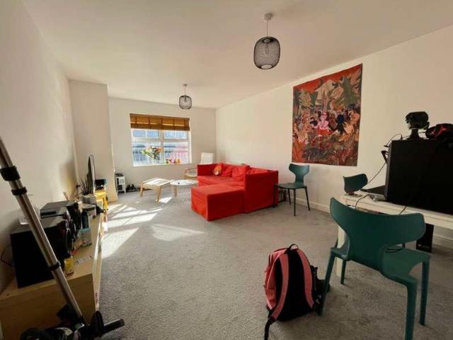 Bed / Student Flat / Aug, LN5