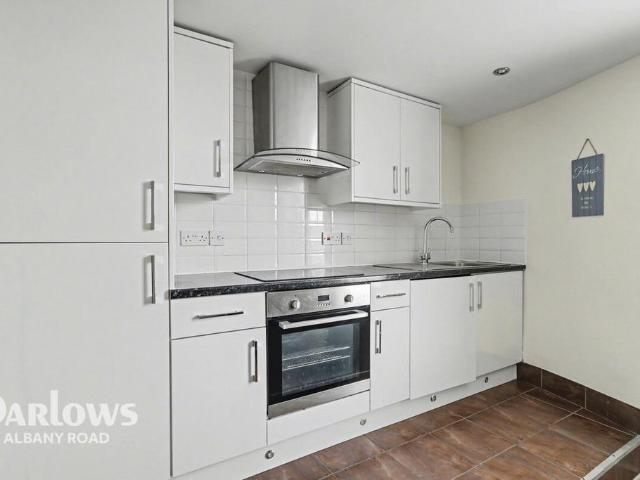 Beda Road, Cardiff 1 bed apartment to rent £825 pcm £190 pw
