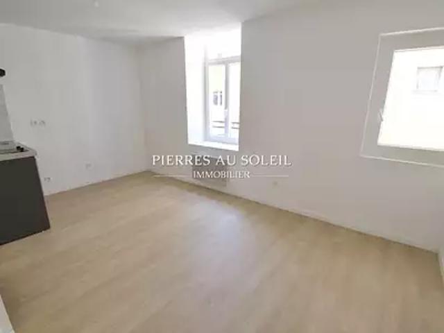 Bédarieux 34600 Location appartement 1 pièce t1 au dernier étage