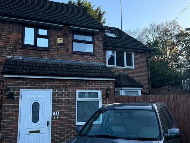 Beddington Road, Leesons, London, BR5 2TE, United Kingdom | 3 bed duplex for rent #136168638 | Rentberry