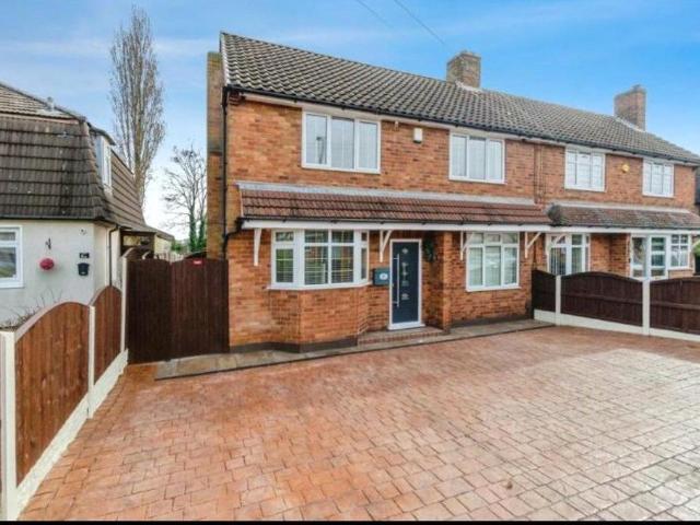 Beddow Avenue, BILSTON WV14 3 bed semi detached house to rent £1,225 pcm £283 pw