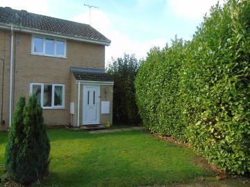 Bede Close, North Wootton, King's Lynn 2 bed semi detached house to rent £1,025 pcm £237 pw