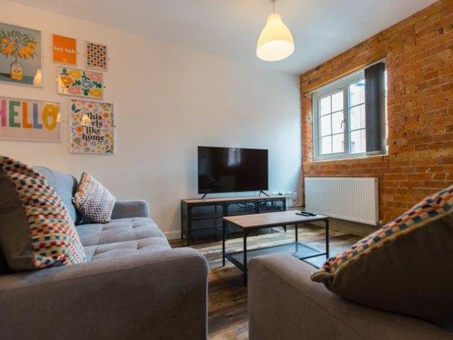 Bede Street 6 bed house share to rent £2,730 pcm £630 pw