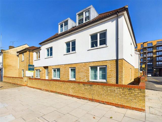 Bedfont Lane, Feltham TW14, 2 bed flat to rent, £1,850 pcm | PrimeLocation