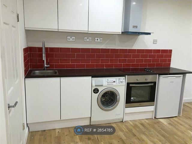 Bedford, Bedford MK40, Studio to rent, £700 pcm | PrimeLocation