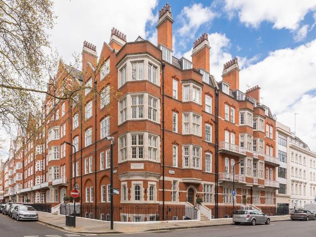 Bedford Court Mansions, Bloomsbury WC1B, 4 bed flat to rent, £5,750 pcm | PrimeLocation