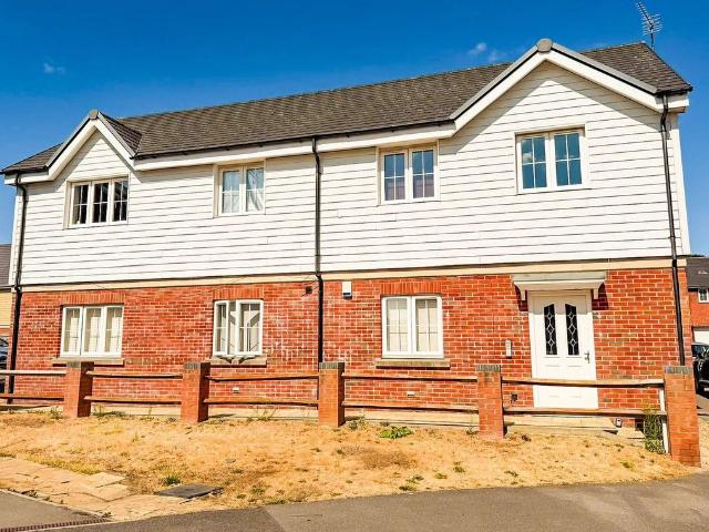 Bedford Drive, Fareham PO14, 2 bed terraced house to rent, £1,200 pcm | PrimeLocation