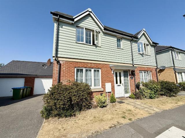 Bedford Drive, Fareham PO14, 3 bed detached house to rent, £1,600 pcm | PrimeLocation
