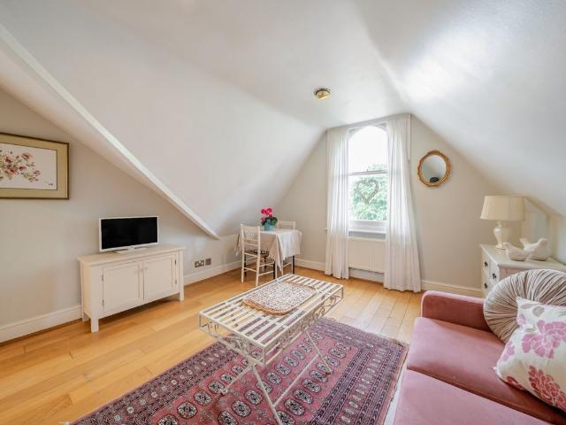 Bedford Hill, Balham, London SW12, 1 bed flat to rent, £2,250 pcm | PrimeLocation