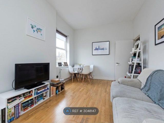 Bedford Hill, London SW12, 1 bed flat to rent, £2,000 pcm | PrimeLocation