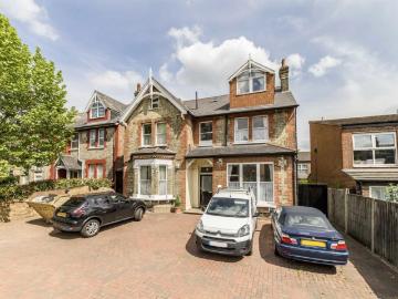 Bedford Hill, London SW12 2 bed flat to rent £2,400 pcm £554 pw