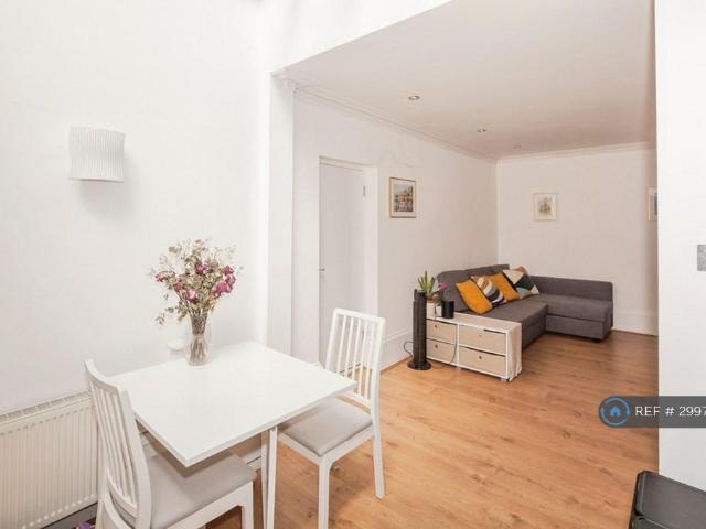 Bedford Hill, London, SW12 2 bed flat to rent £3,300 pcm £762 pw