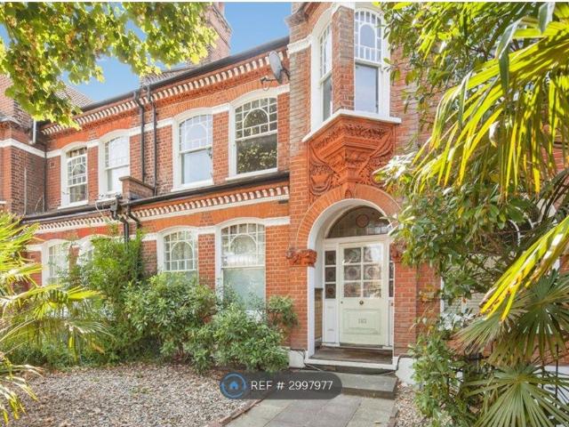 Bedford Hill, London SW12, 2 bed flat to rent, £3,300 pcm | PrimeLocation