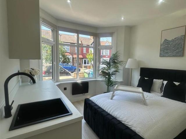 Bedford Road, Harrow HA1, Studio to rent, £1,100 pcm | PrimeLocation
