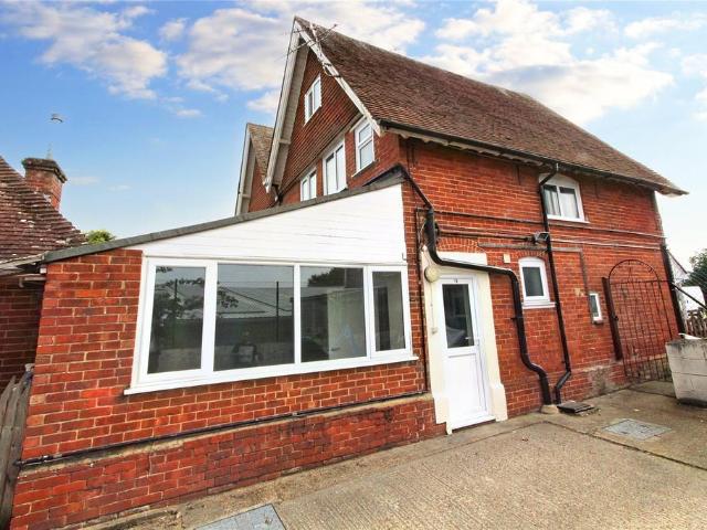 Bedford Road, Petersfield, Hampshire. 2 bed apartment to rent £2,000 pcm £462 pw