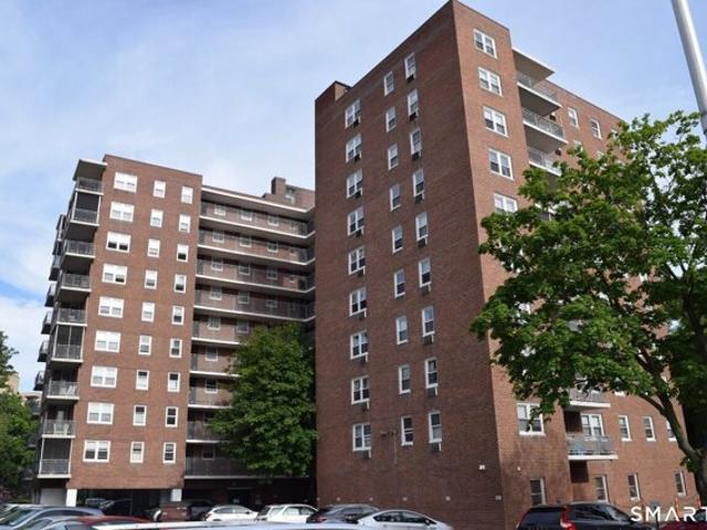 Bedford St Apt B, Stamford, Condo For Sale