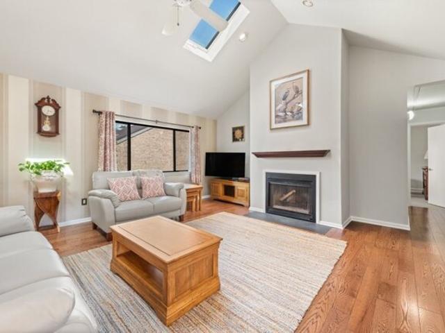 Bedford St, Stamford, Condo For Sale