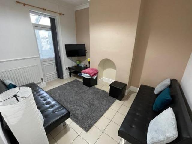 Bedford Street, Cardiff CF24 4 bed house to rent £2,120 pcm £489 pw