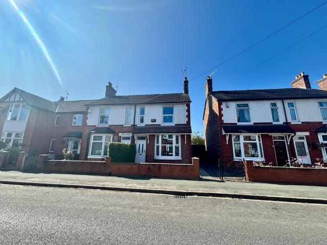 Bedford Street, Crewe, CW2 3 bed semi detached house to rent £950 pcm £219 pw