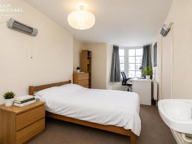 Bedford Square, Brighton 1 bed in a house share to rent £650 pcm £150 pw