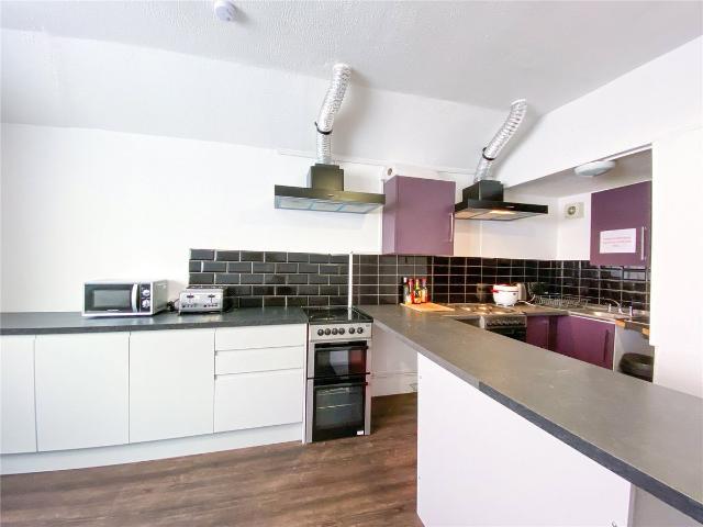 Bedford Square, Brighton, East Sussex BN1, Property to rent, £825 pcm | PrimeLocation