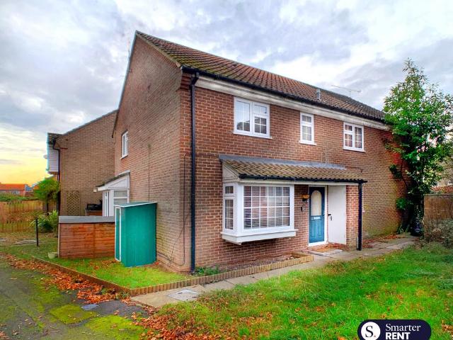 Bedfordshire Way, Wokingham RG41 2 bed maisonette to rent £1,450 pcm £335 pw