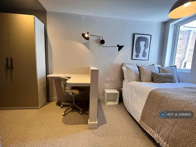 Bedhampton Road, Portsmouth, PO2 1 bed in a house share to rent £700 pcm £162 pw