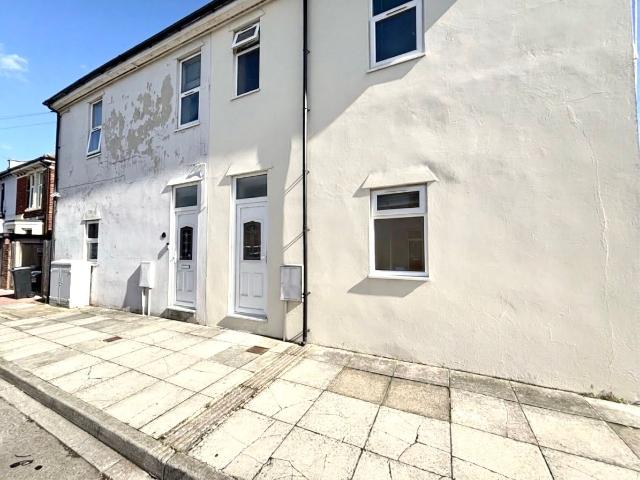 Bedhampton Road, Portsmouth PO2, 2 bed property to rent, £1,350 pcm | PrimeLocation