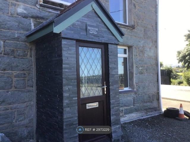 Bedivere, Penisarwaun, Caernarfon LL55, 2 bed flat to rent, £825 pcm | PrimeLocation